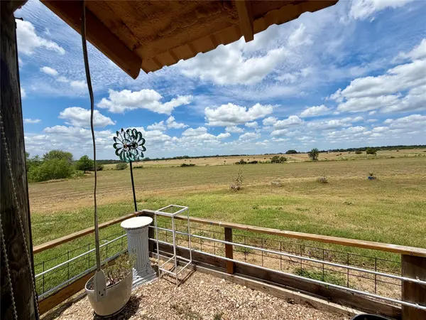 441 Molasses RD, Dale, TX 78616