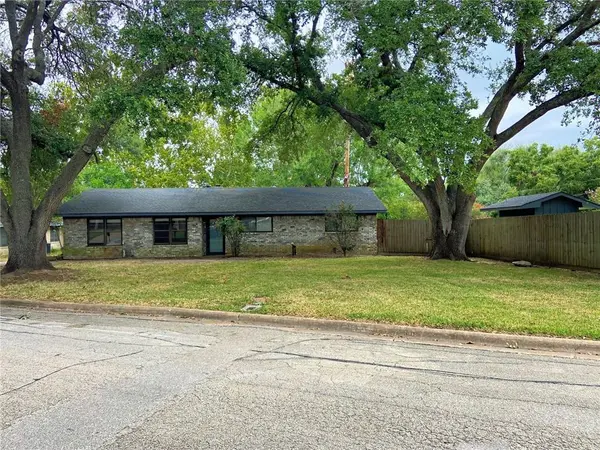 208 Munz ST, Brenham, TX 77833