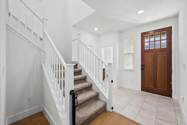 544 Ayinger LN, Austin, TX 78728
