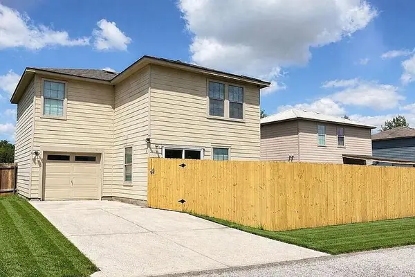 5211 Viewpoint DR, Austin, TX 78744