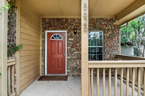 5625 Signal Point PT, Austin, TX 78724