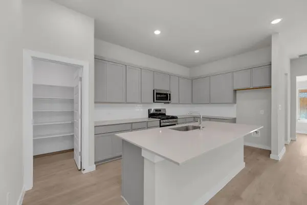 106 Melrose ST, Hutto, TX 78634