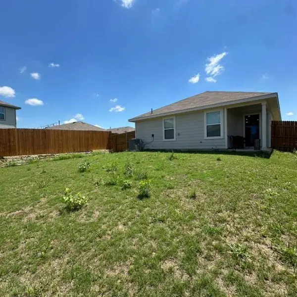 153 Lake Sweetwater LN, Buda, TX 78610