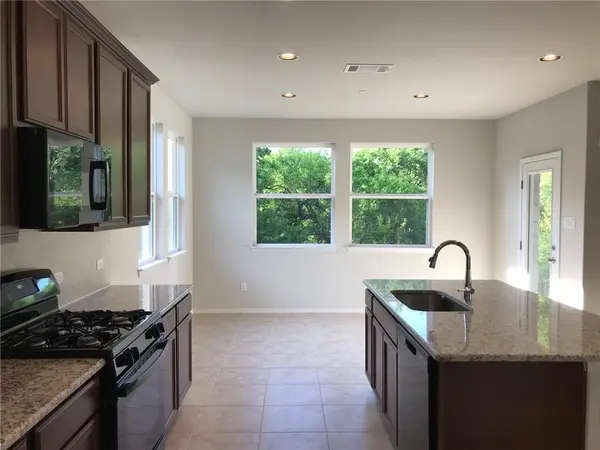 2800 Joe Dimaggio BLVD #62, Round Rock, TX 78665