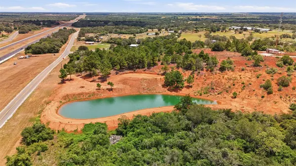 22187 Interstate 10, Luling, TX 78648