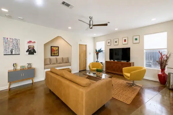 209 Park LN #A, Austin, TX 78704