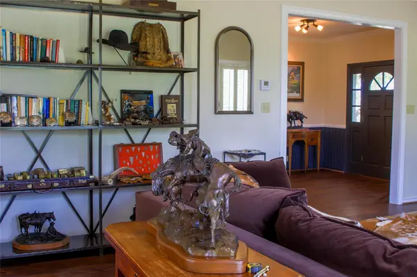 405 Frederick RD, Fredericksburg, TX 78624