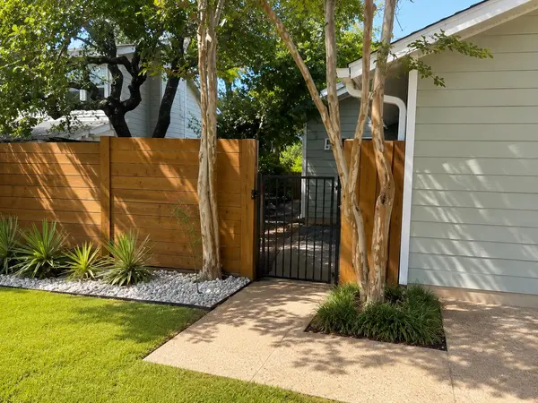 3215 W William Cannon DR #B, Austin, TX 78745