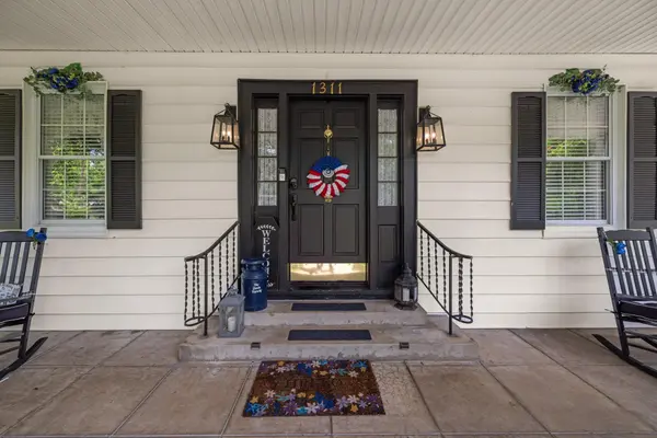 1311 W Lake DR, Taylor, TX 76574