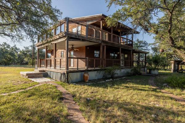 140 Mountain Loop DR, Johnson City, TX 78636