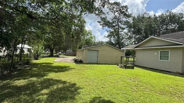 411 E Church ST, El Campo, TX 77437