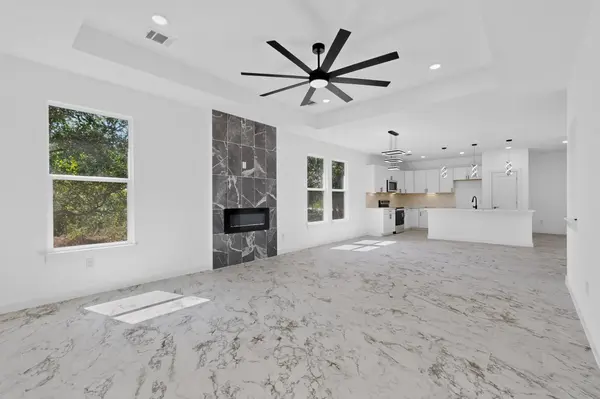 114 W Pauwela LN, Bastrop, TX 78602