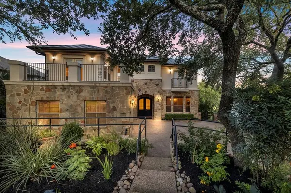 207 Hazeltine DR, Lakeway, TX 78734