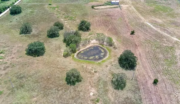 5043 Old Waelder RD, Flatonia, TX 78941