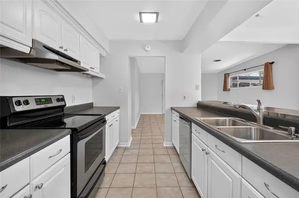 2412 S 5th ST #A, Austin, TX 78704