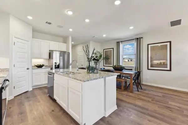 208 Firefox WAY, Jarrell, TX 76537