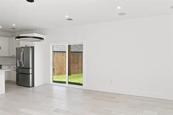 1500 Sylvan Glade #A, Austin, TX 78745