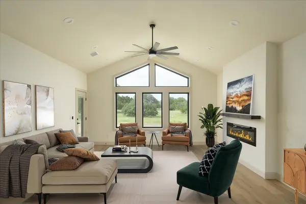 114 Rolling Hill DR, Horseshoe Bay, TX 78657