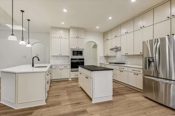 106 Waverly Spire CT, Austin, TX 78738