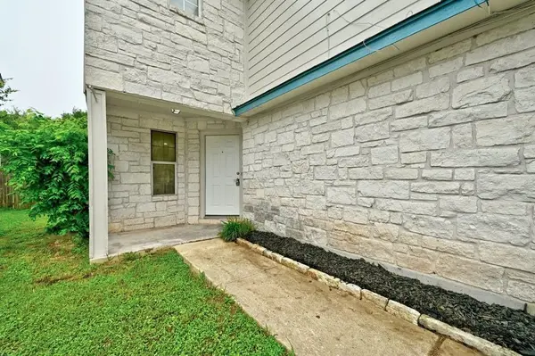 2320 Riddle RD #A, Austin, TX 78748