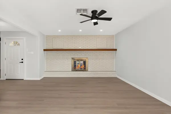 833 Ross CIR, Lockhart, TX 78644