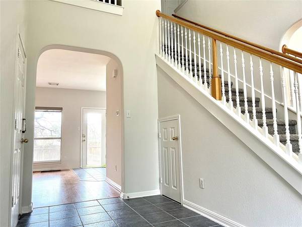 6400 La Carman LN, Austin, TX 78749