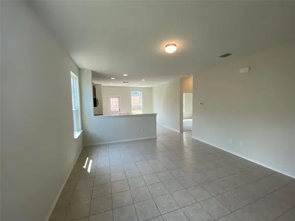 204 Nettletree DR, Buda, TX 78610