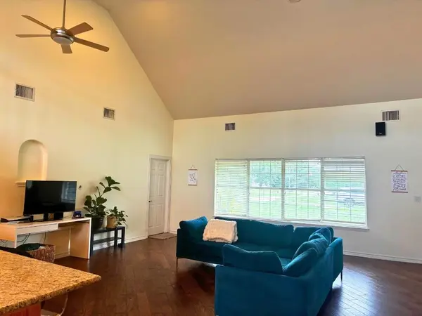 137 Wamel WAY, Cedar Creek, TX 78612
