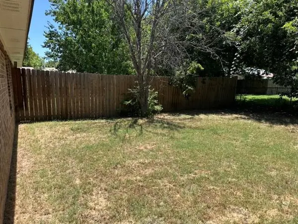 206 W Beeline LN, Harker Heights, TX 76548