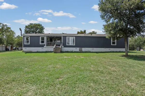 685 Thousand Oaks DR, Cedar Creek, TX 78612