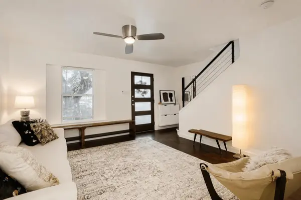 6211 Manor RD #105, Austin, TX 78723