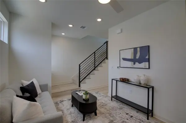 7208 Providence Ave #2, Austin, TX 78752