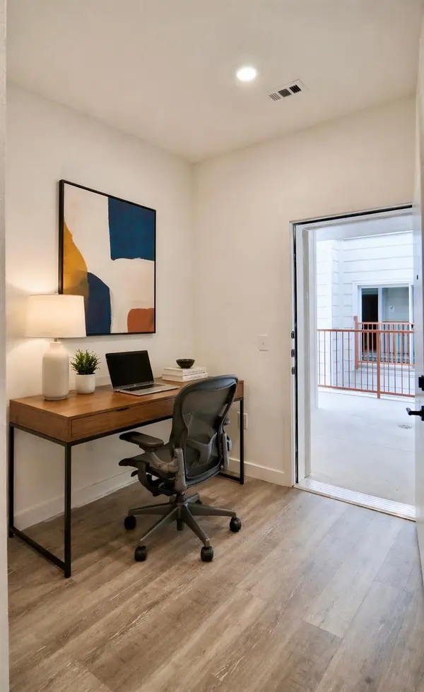 1309 Chicon ST #401, Austin, TX 78702