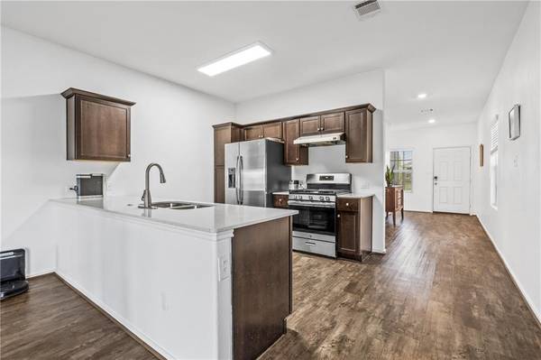 299 Emerald Green TRL, Buda, TX 78610