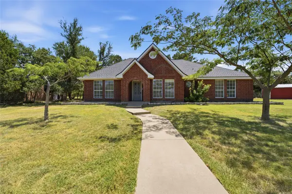 8221 Mountain DR, Salado, TX 76571