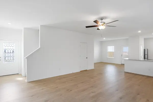 116 Wirepass CRST, Jarrell, TX 76537