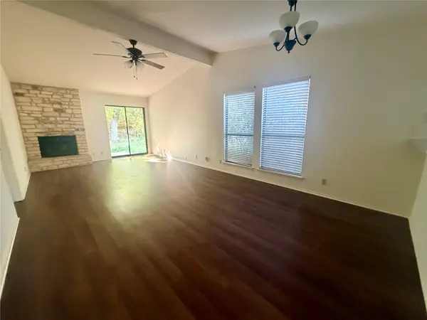 8105 S 1st ST #B, Austin, TX 78748