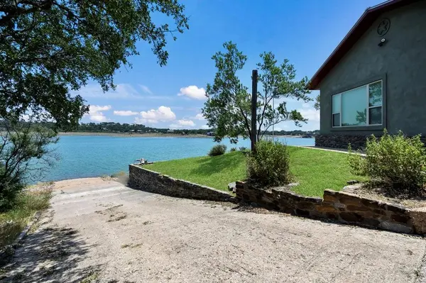 517 WATERWAY LN, Burnet, TX 78611