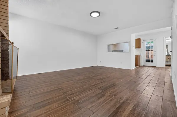 8400 Jamestown DR #512, Austin, TX 78758