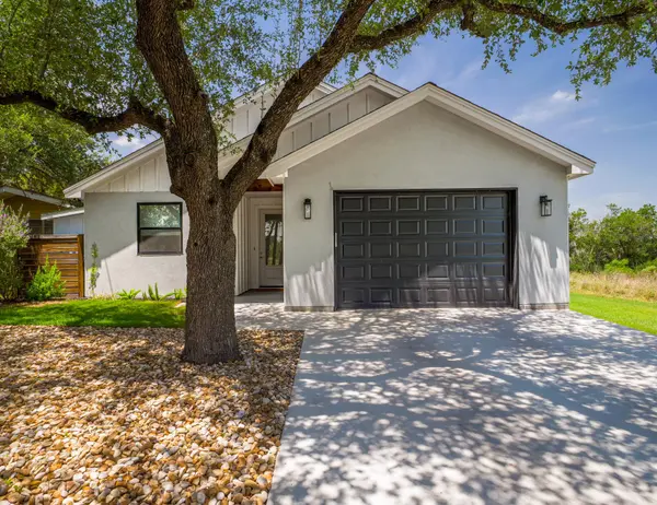 638 Oak LN, Cottonwood Shores, TX 78657