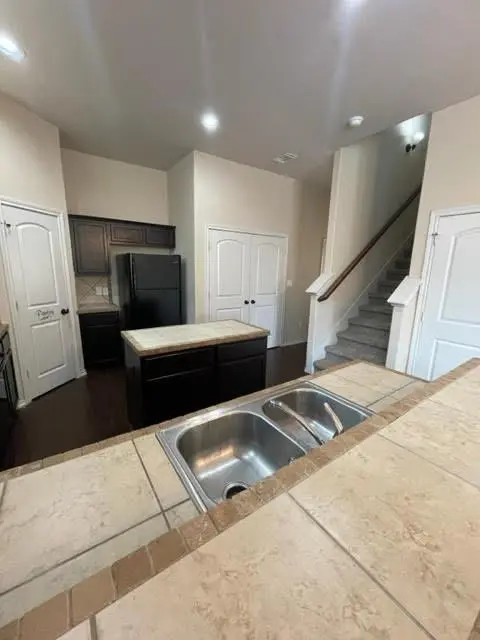 118 Creekside Villa DR, Kyle, TX 78640
