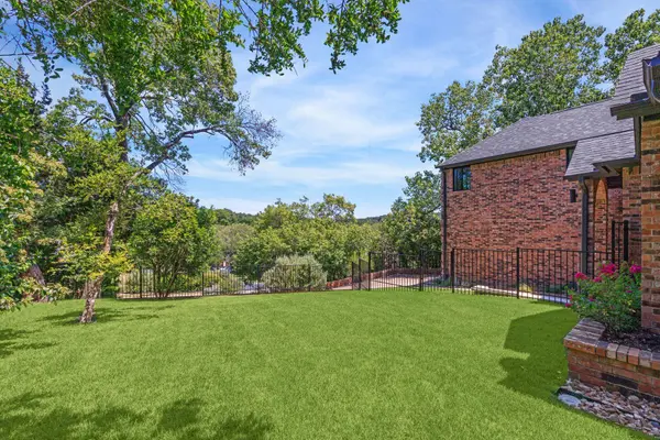 3911 Dry Creek DR, Austin, TX 78731