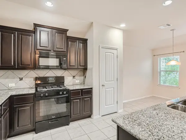 120 Shiloh CV, Hutto, TX 78634