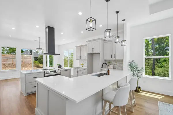 127 Kukui CT, Bastrop, TX 78602