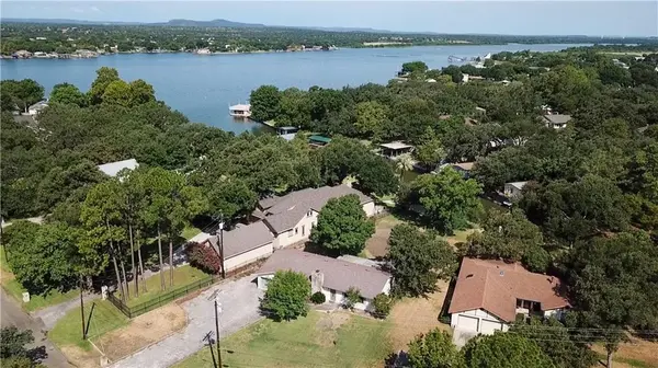 1408 Highland DR, Highland Haven, TX 78654