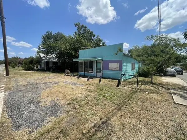 919 W 4th ST, Taylor, TX 76574