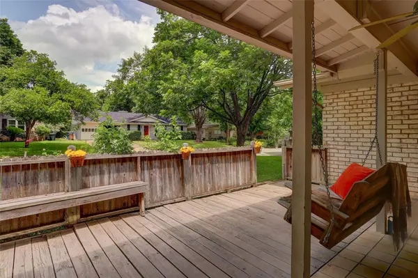 3301 Silverleaf DR, Austin, TX 78757