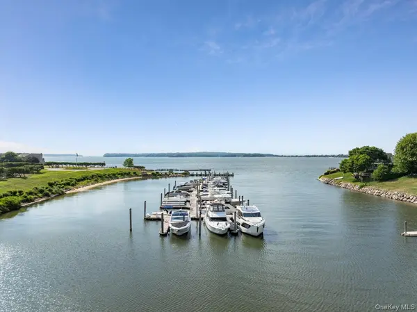 15 Harbour Point DR, Northport, NY 11768