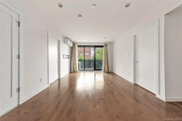 43-12 214th PL #3E, Bayside, NY 11361