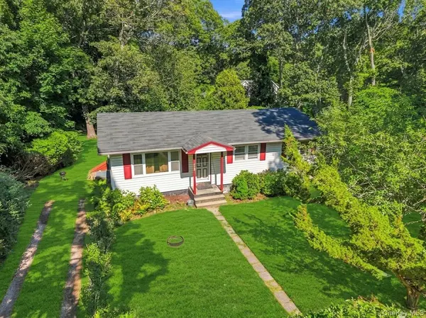 153 Huntington Crossway, Bridgehampton, NY 11932